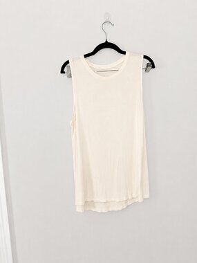 A New Day Women's Ivory Sleeveless Crew Neck Tank Top Size Large Soft Stretch